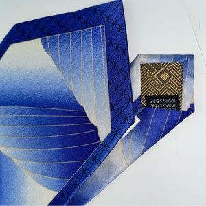 Steven Land tie and handkerchief